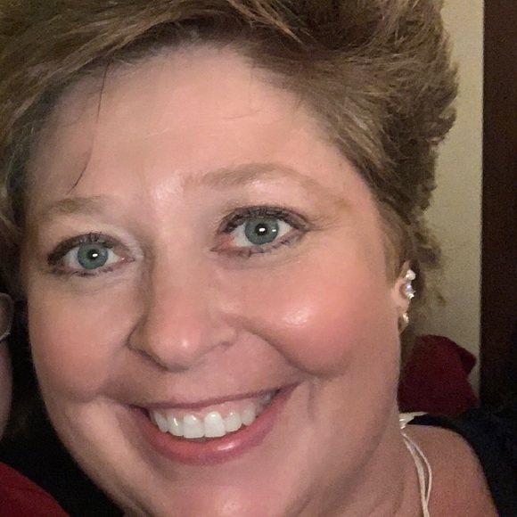 Meet your Posher, Melissa - Picture 1 of 1